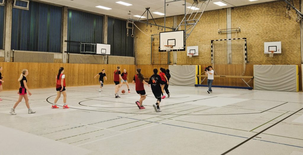 WU16 mit WU18 beim Trainings-Abschlussspiel